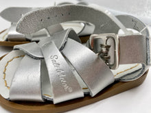 Load image into Gallery viewer, Salt Water Sandals
